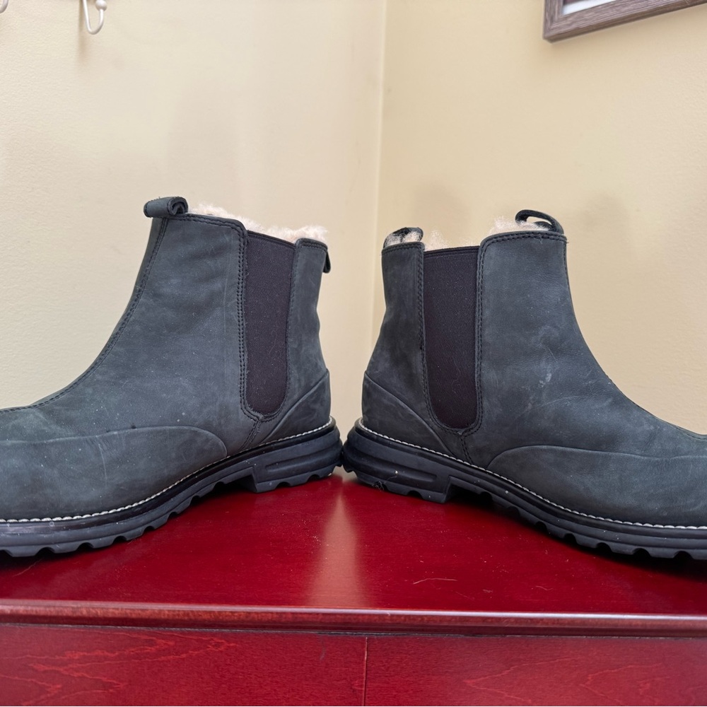 Women’s Black UGG Australia Chelsea Boots